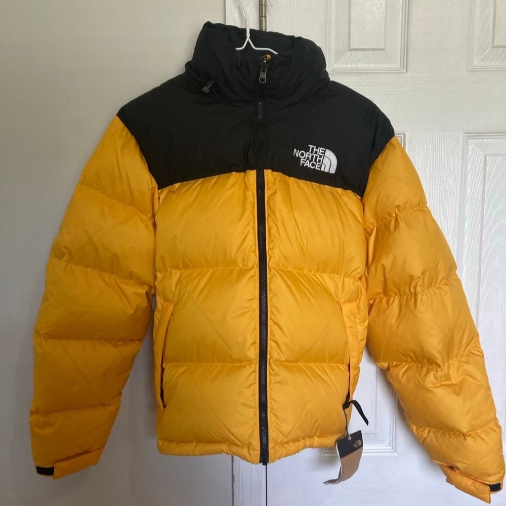The North Face 96 Retro Nuptse Puffer Jacket Summit Gold Small NEW
